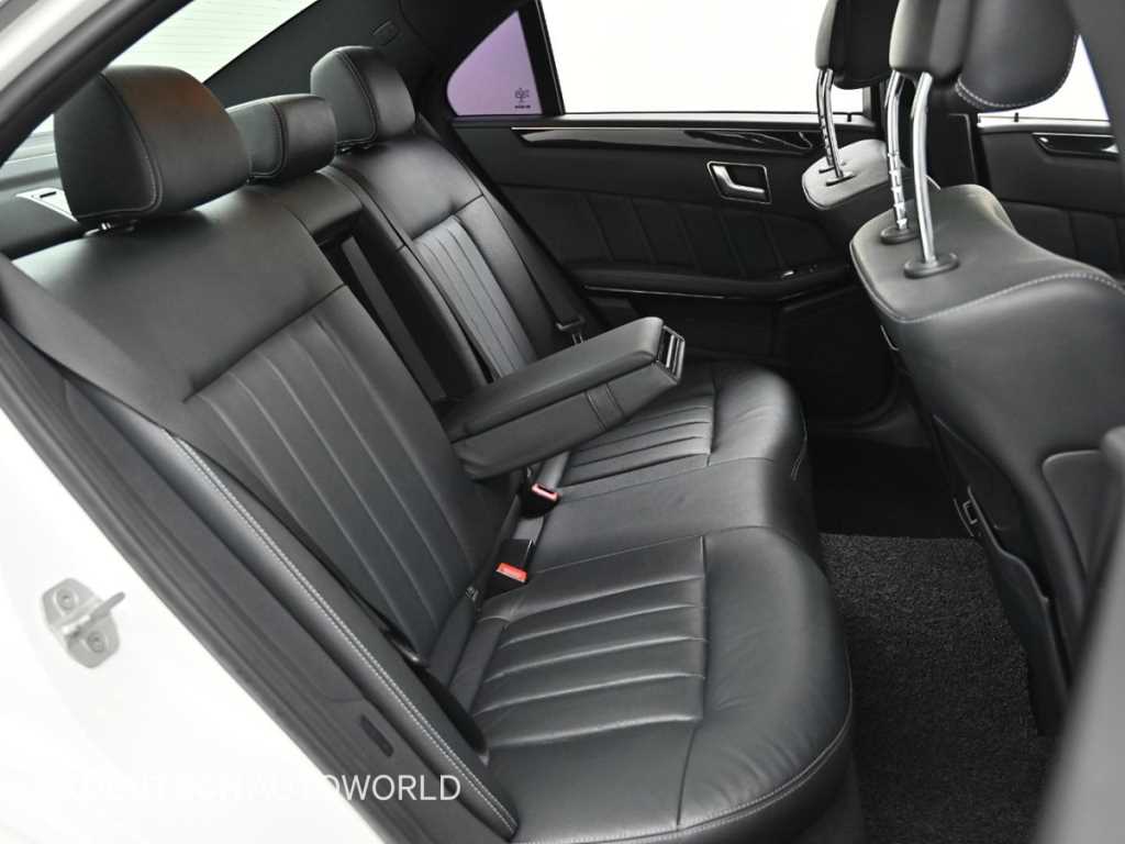 Mercedes Benz E class - Vista 12