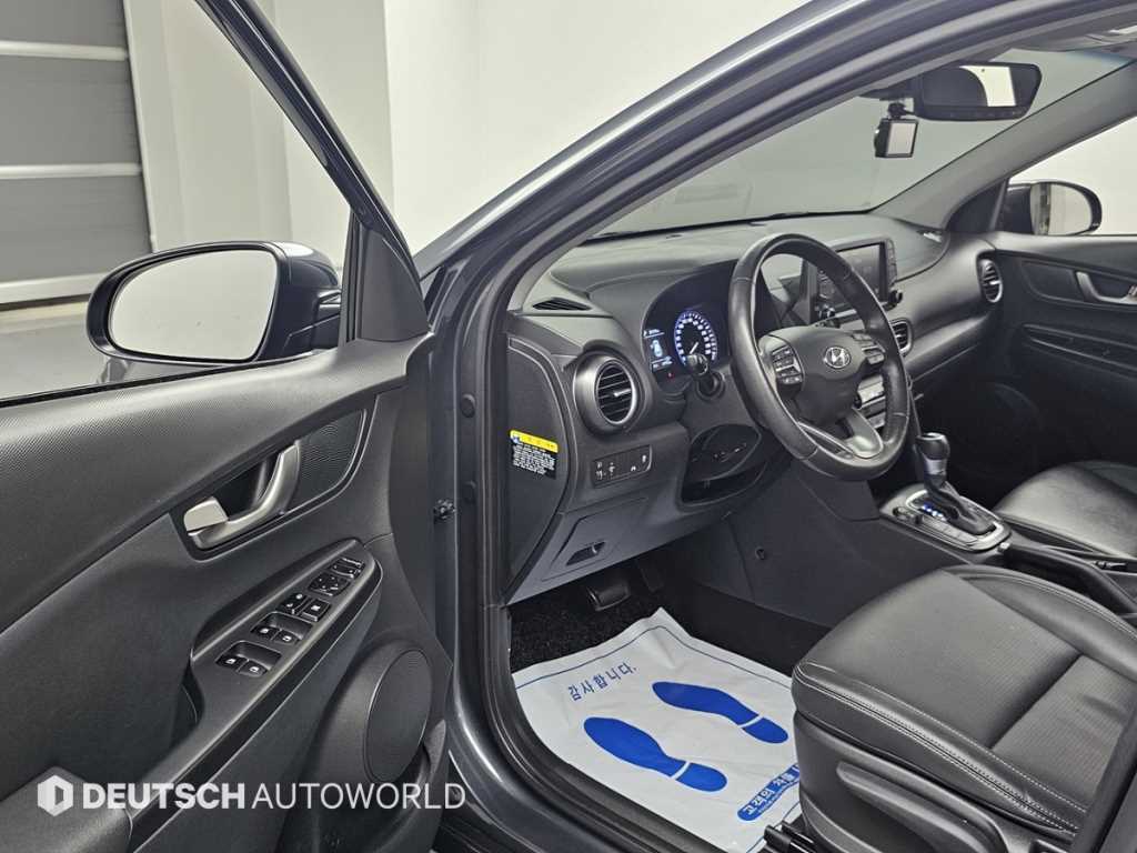 HYUNDAI Kona - Vista 11
