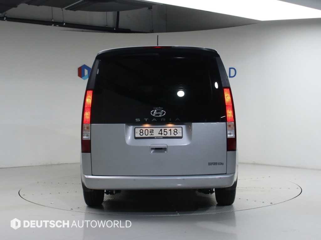 HYUNDAI Staria - Vista 4