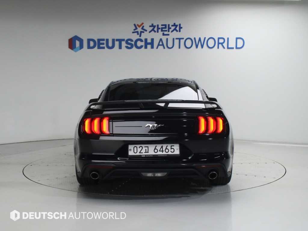 Ford Mustang - Vista 4