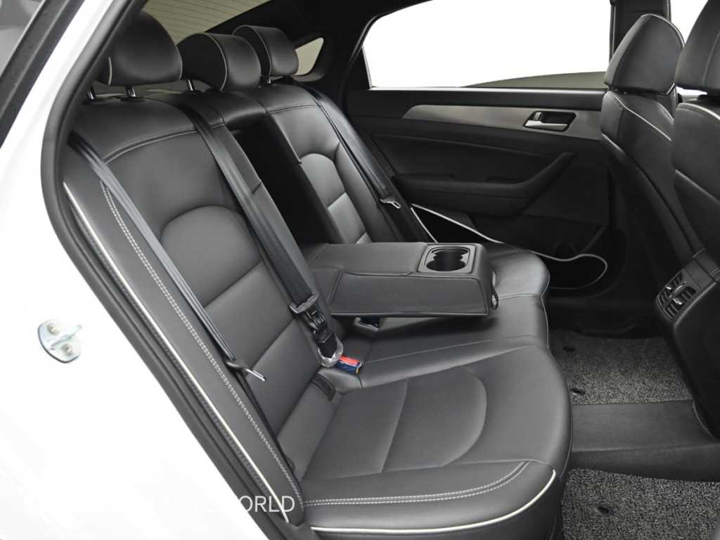 HYUNDAI Sonata - Vista 12