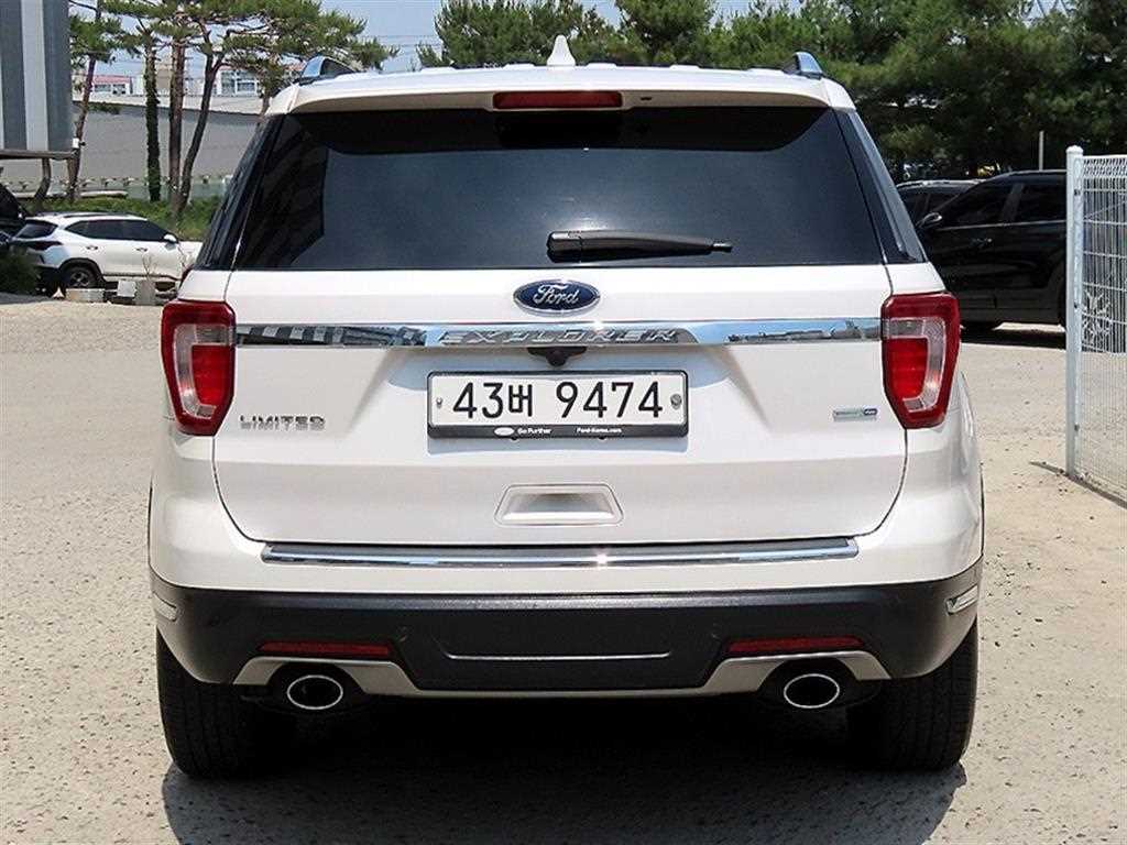 Ford Explorer - Vista 4