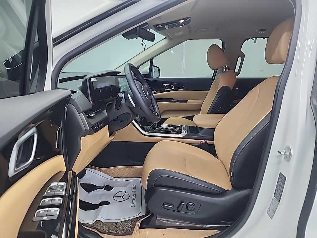 KIA Carnival - Vista 11