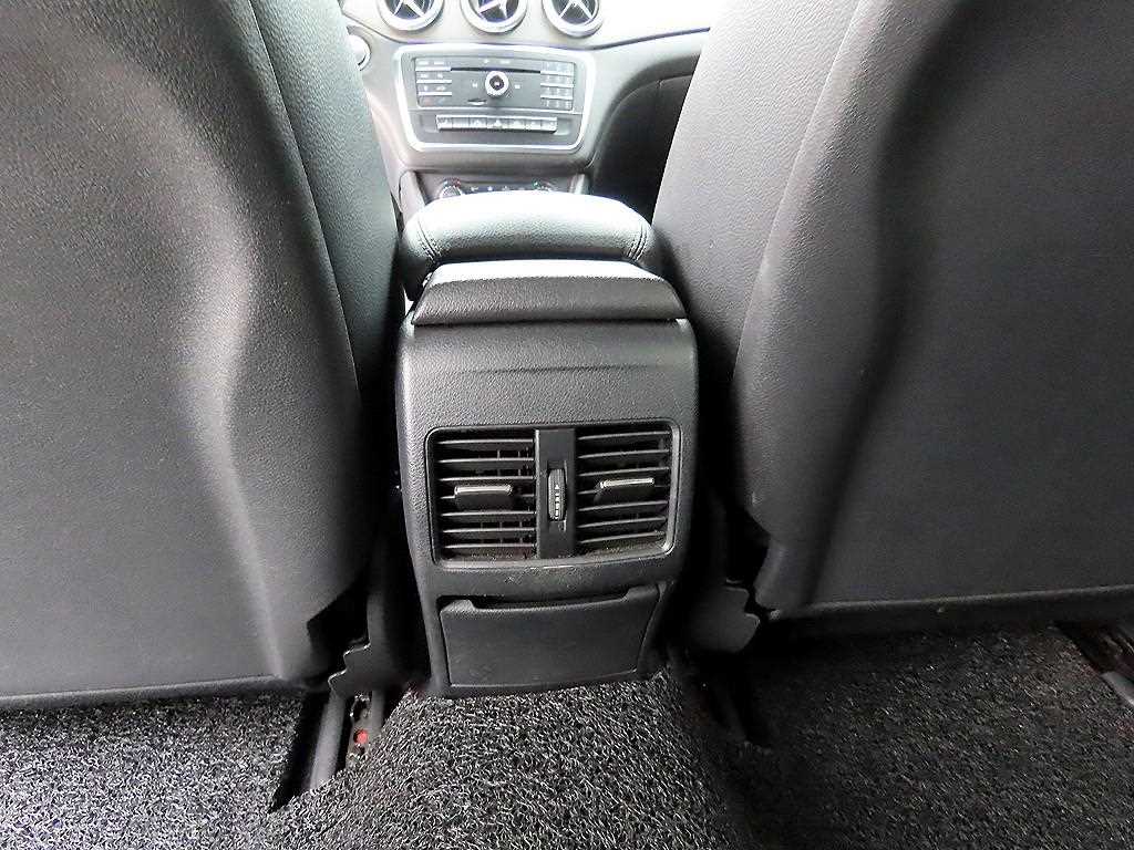 Mercedes Benz CLA Class 2015 Negro - Importación desde Corea - HF Imports Iquique - Foto 17