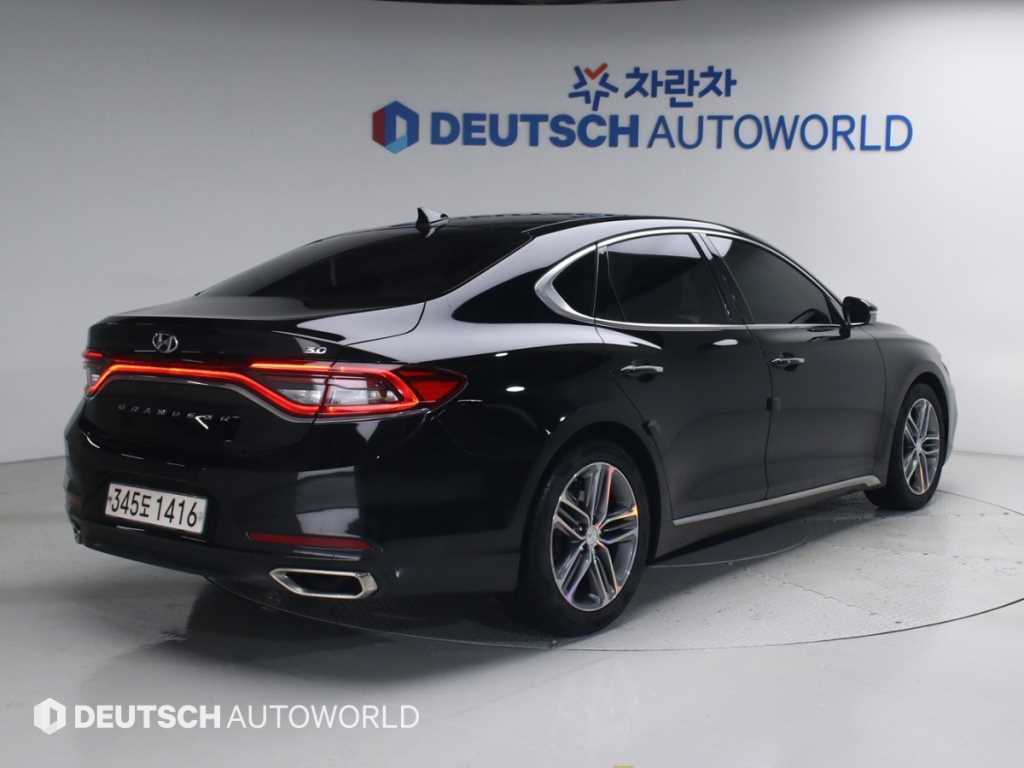HYUNDAI Grandeur - Vista 2