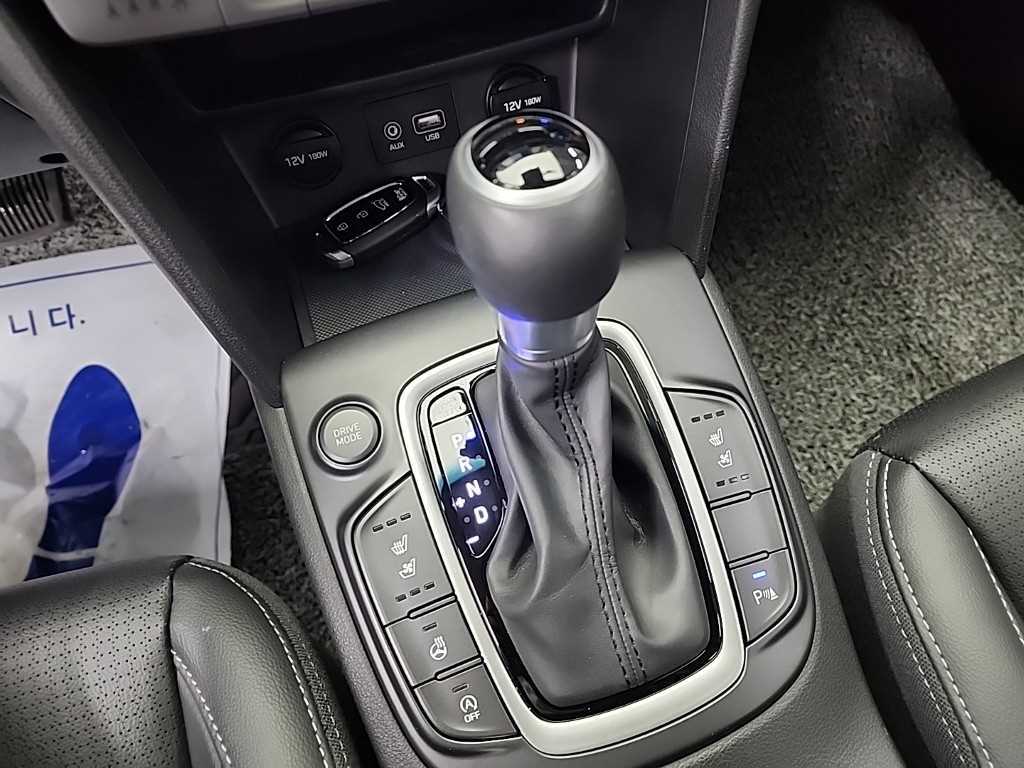 HYUNDAI Kona - Vista 9