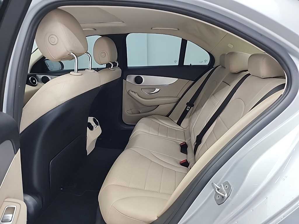 Mercedes Benz C Class - Vista 12