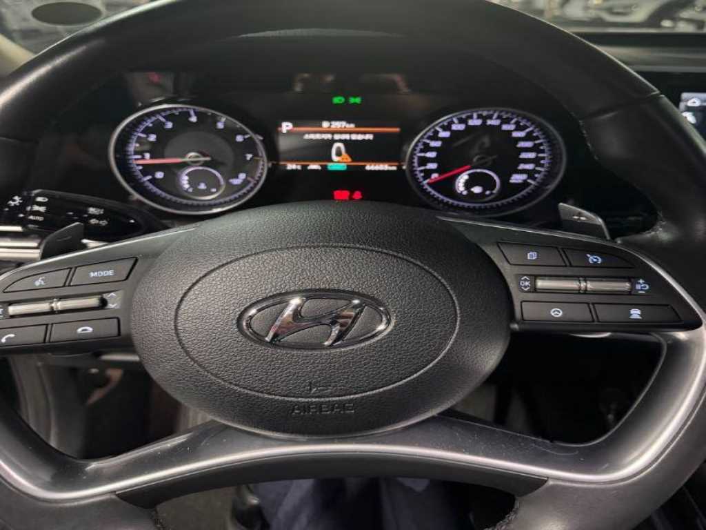 HYUNDAI Grandeur - Vista 6