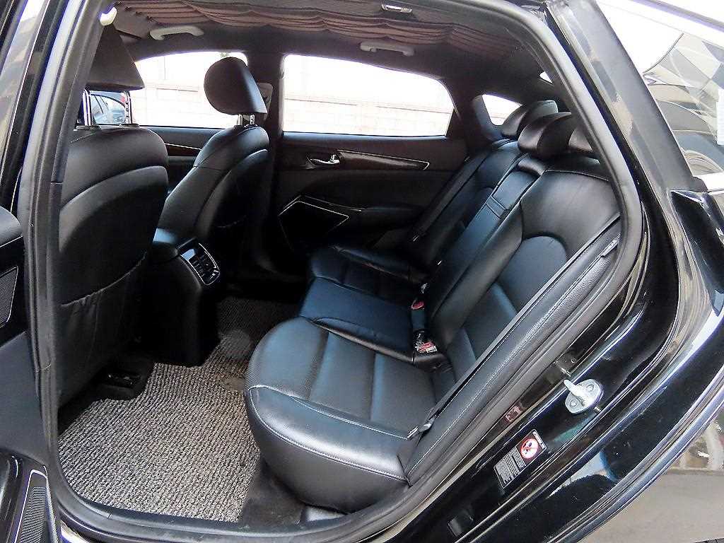 KIA K7 - Vista 6