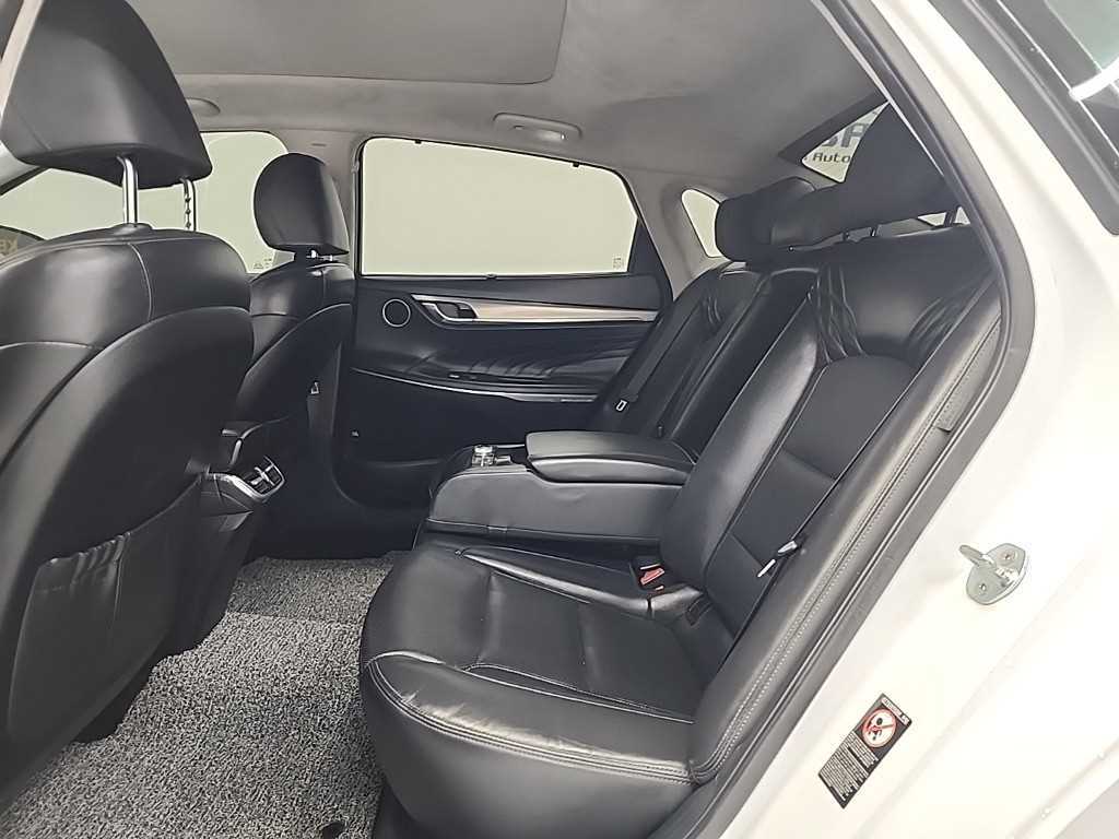 HYUNDAI Grandeur - Vista 12