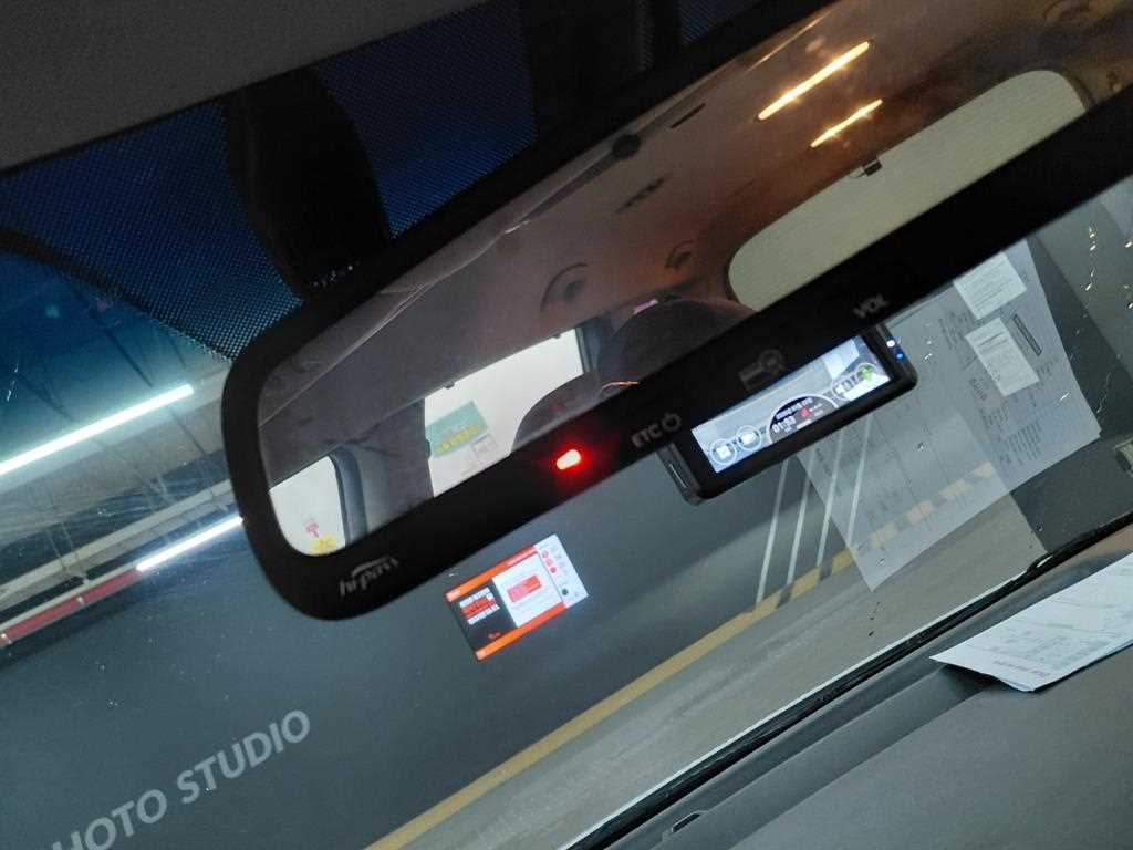 KIA Carnival - Vista 12