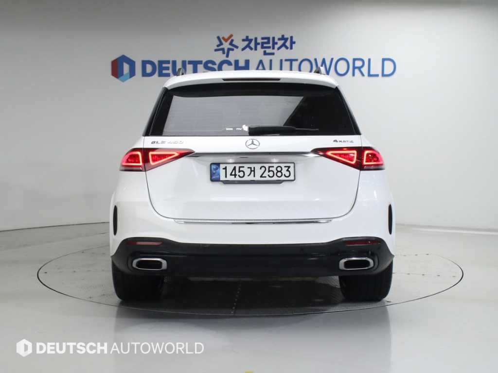 Mercedes Benz GLE Class - Vista 4