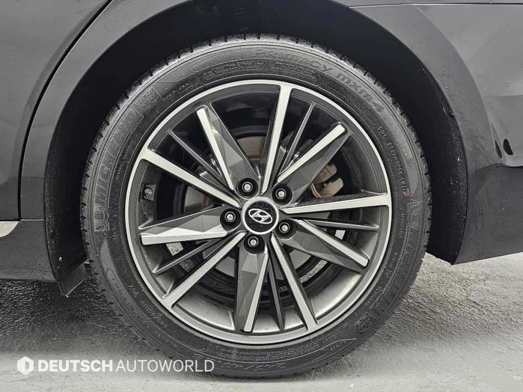 HYUNDAI Grandeur - Vista 5