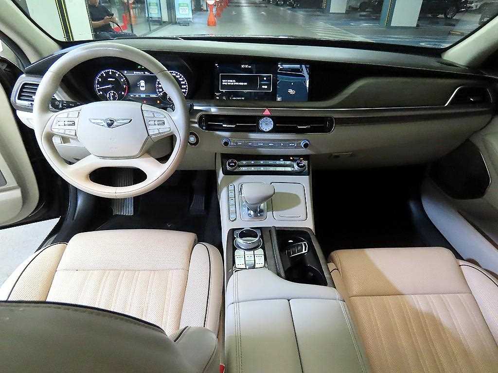 Genesis G90 - Vista 10