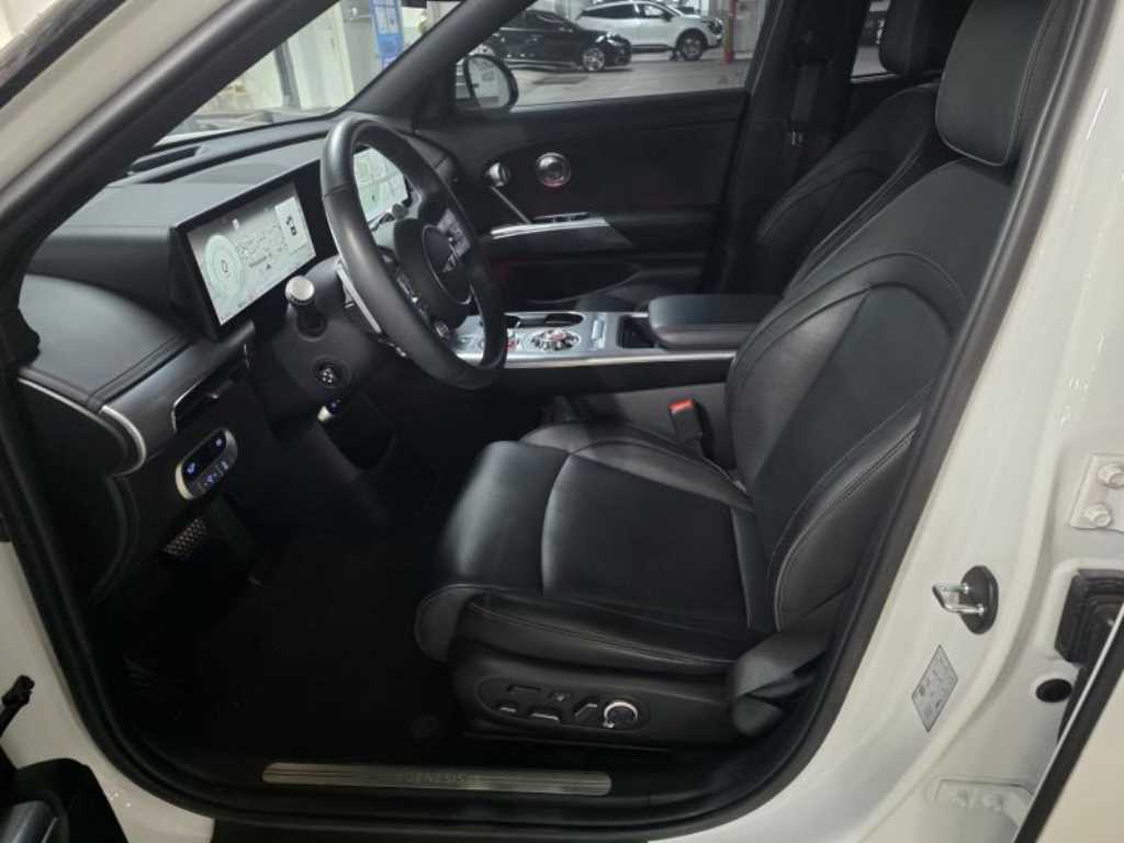 Genesis GV60 - Vista 10