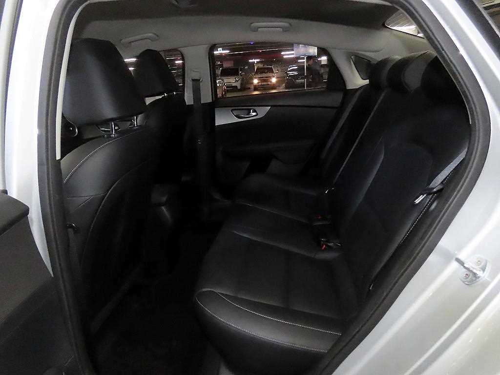 KIA K3 - Vista 7
