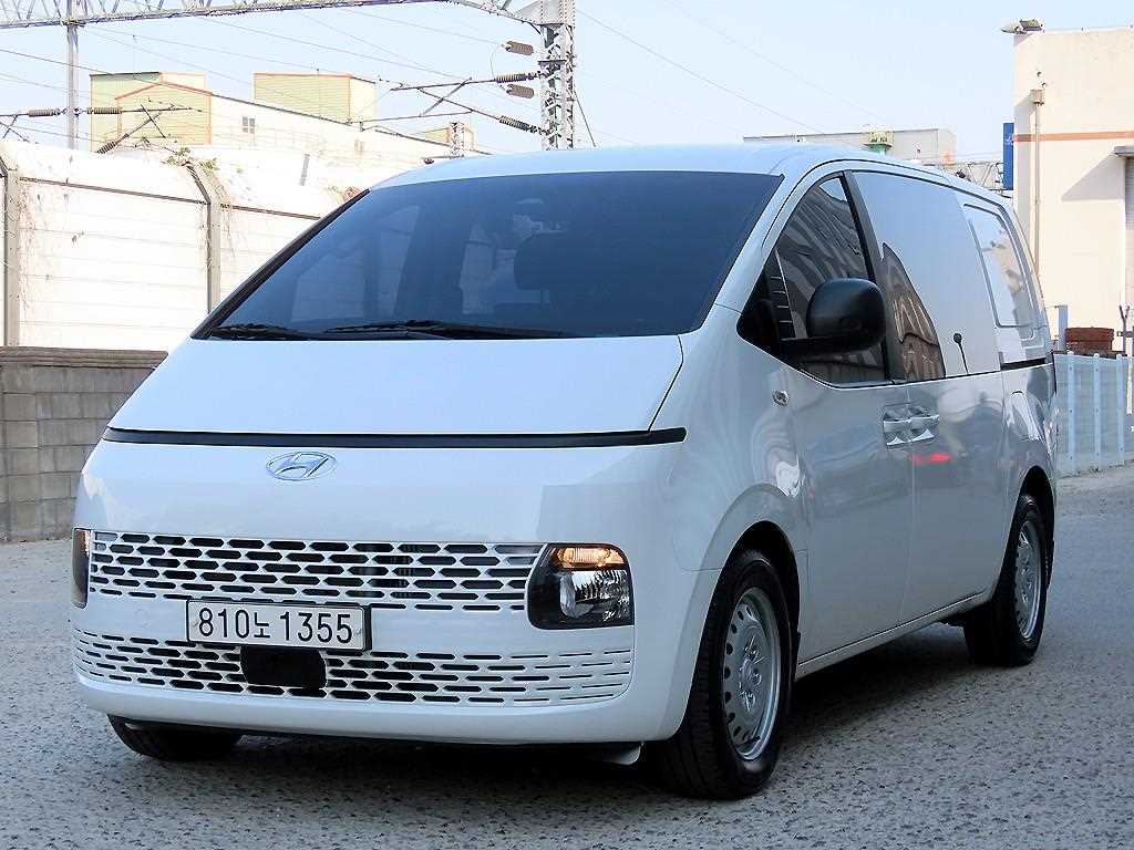 HYUNDAI Staria - Vista 2
