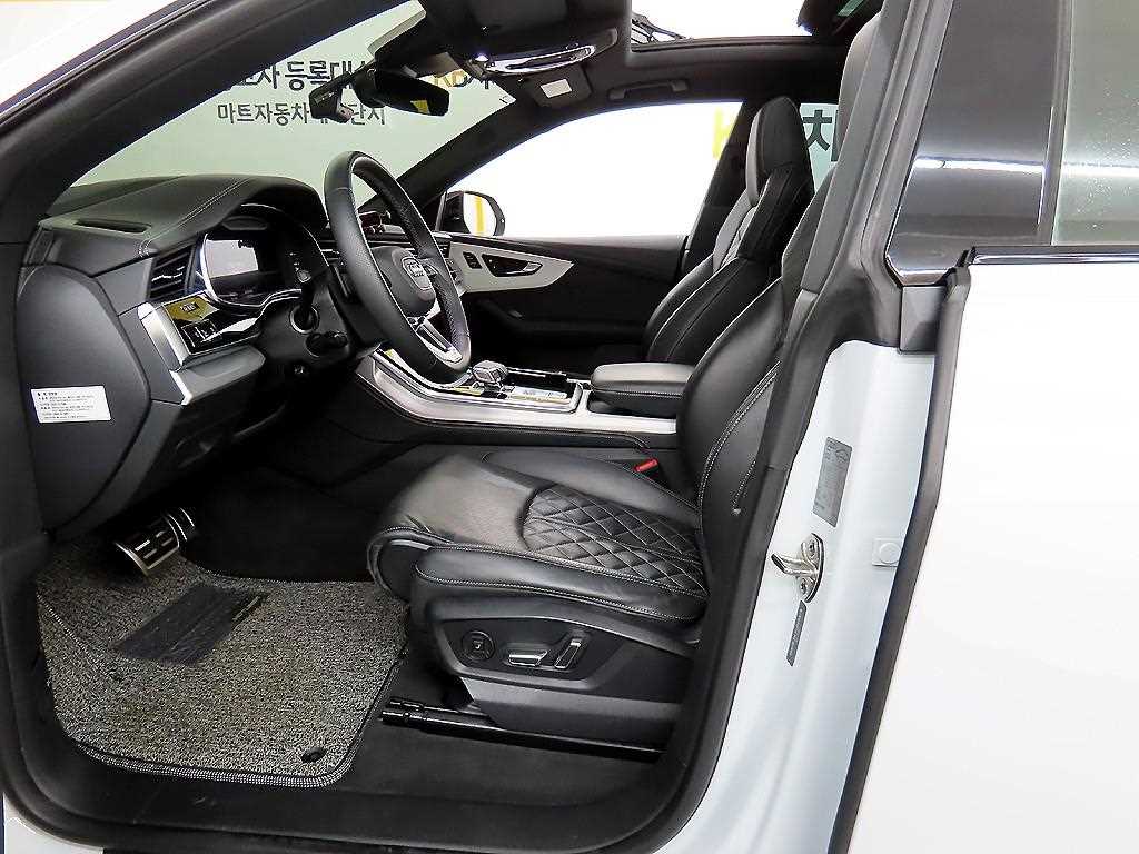 Audi Q8 - Vista 5