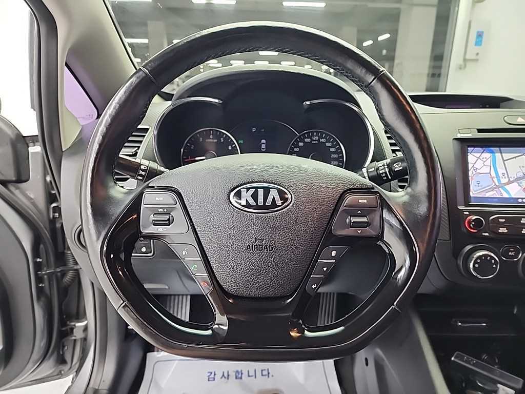 KIA K3 - Vista 9