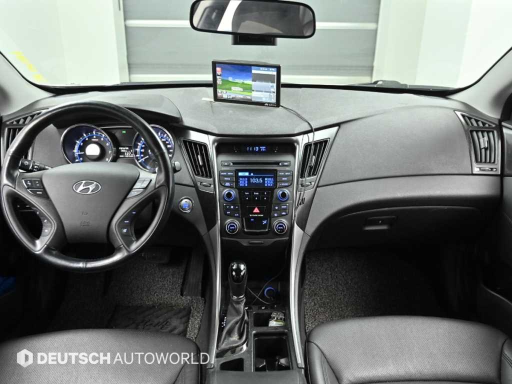 HYUNDAI Sonata - Vista 7