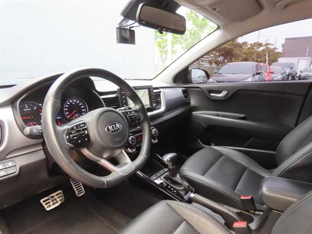 KIA Stonic - Vista 7