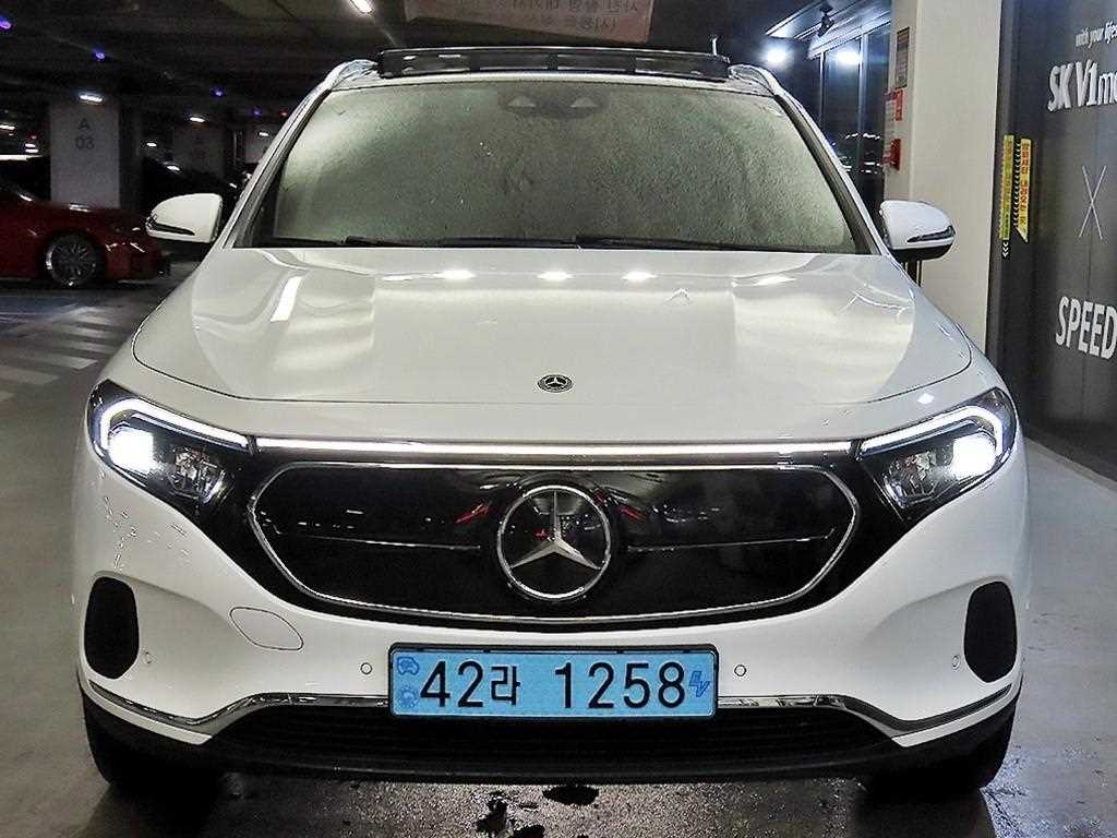 Mercedes Benz EQA - Vista 2