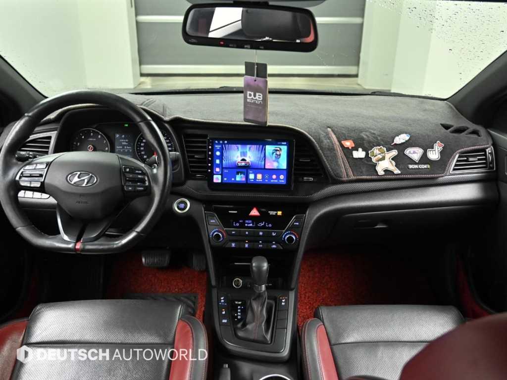 HYUNDAI Avante - Vista 7
