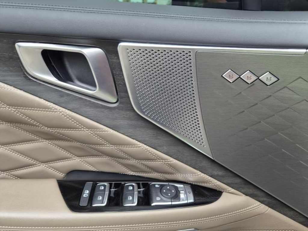 KIA K8 - Vista 10