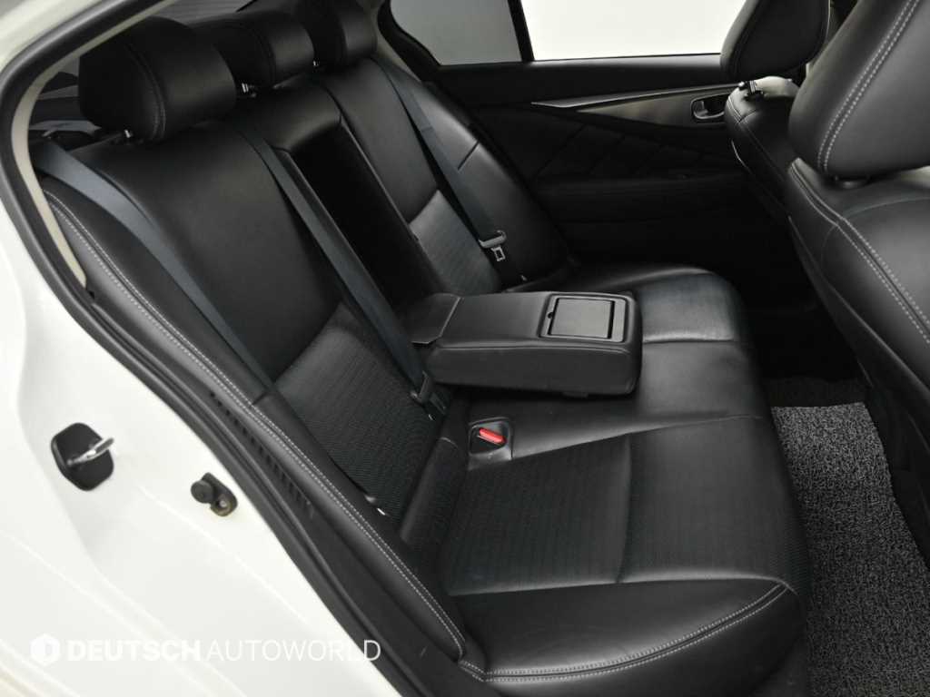Infiniti Q - Vista 12