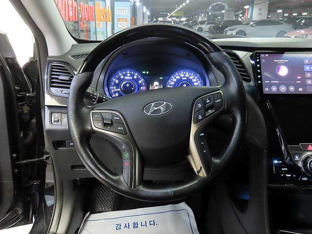 HYUNDAI Grandeur - Vista 8