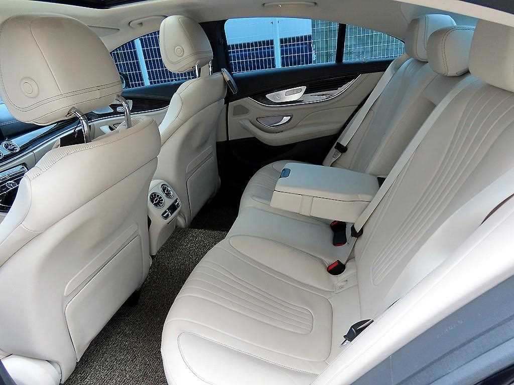 Mercedes Benz CLS Class - Vista 6