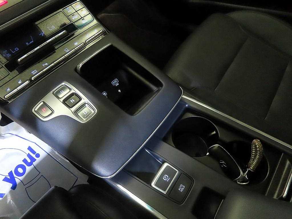 HYUNDAI Grandeur - Vista 12