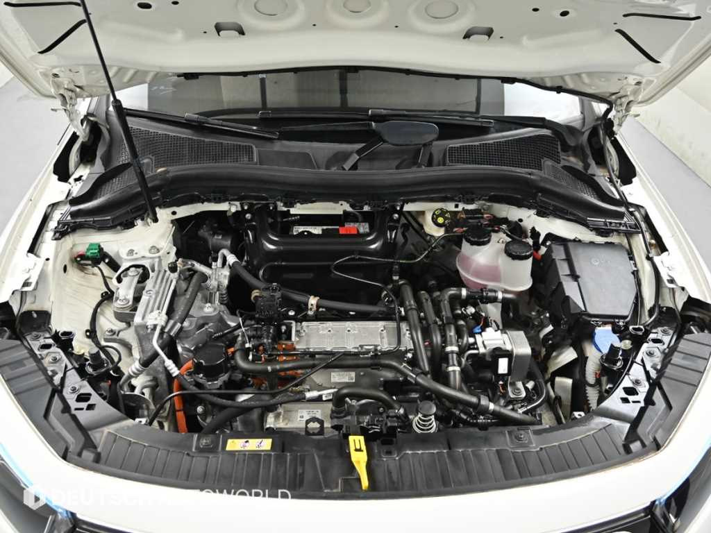 Mercedes Benz EQA - Vista 6