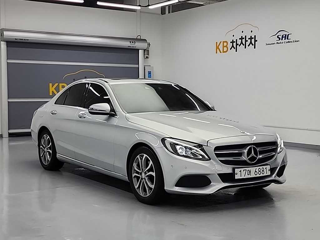 Mercedes Benz C Class - Vista 4