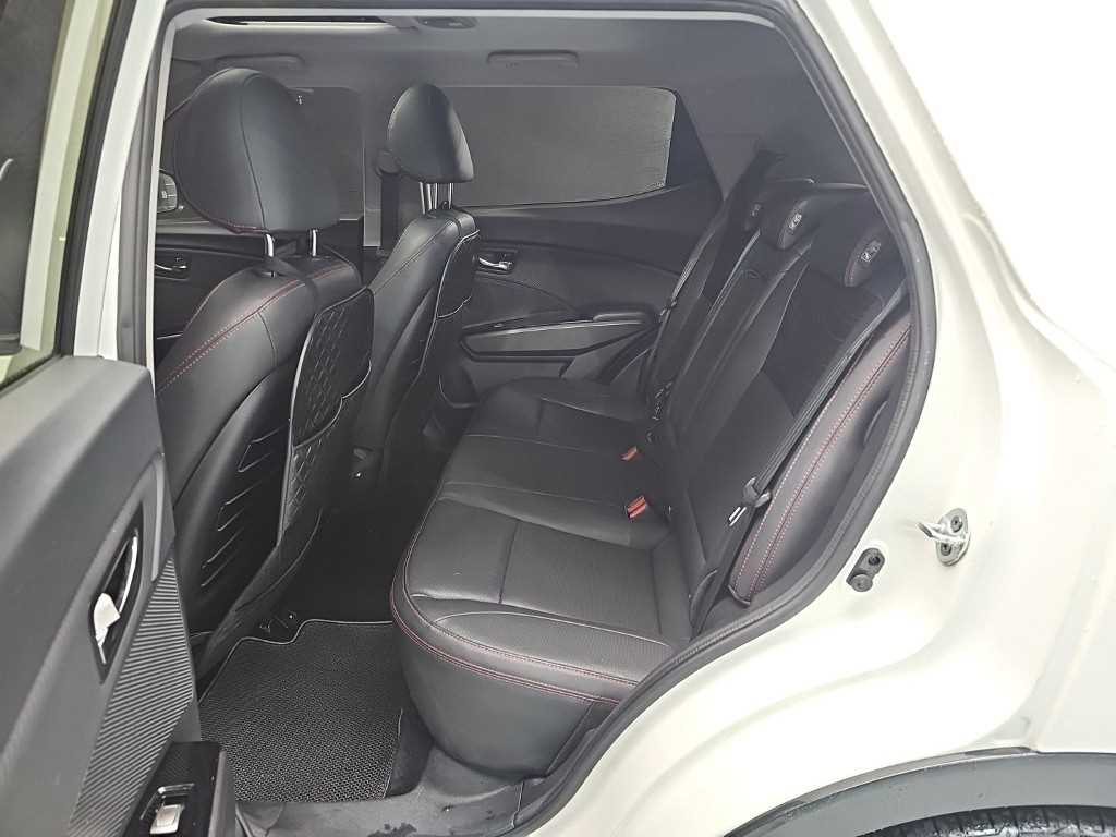 Ssangyong Tivoli - Vista 12