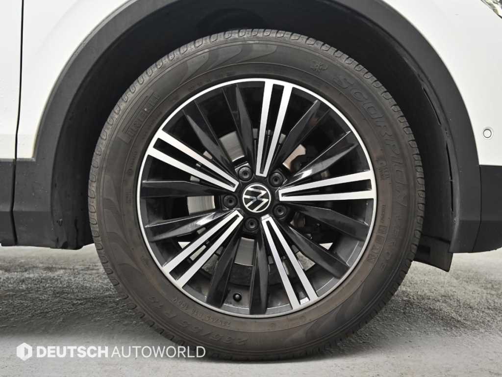 Volkswagen Tiguan - Vista 5