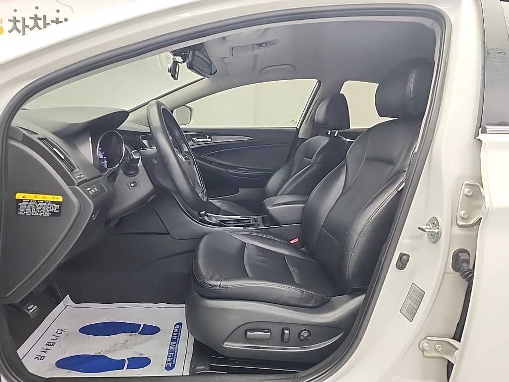 HYUNDAI Sonata - Vista 11