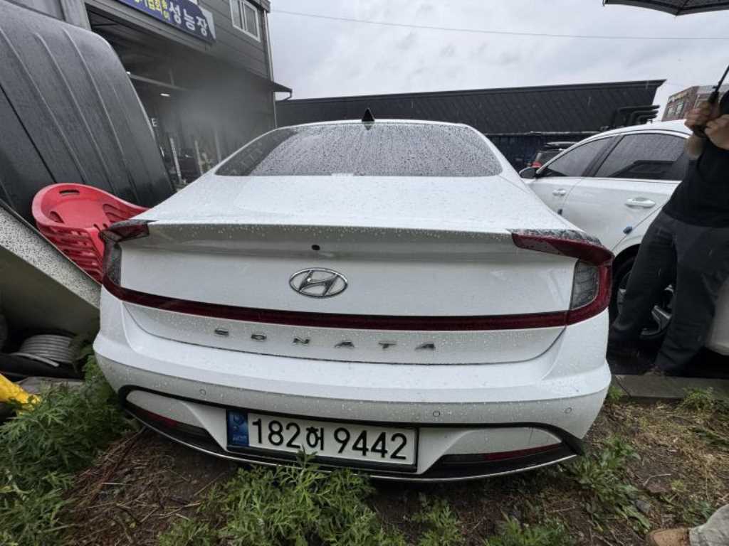 HYUNDAI Sonata - Vista 4