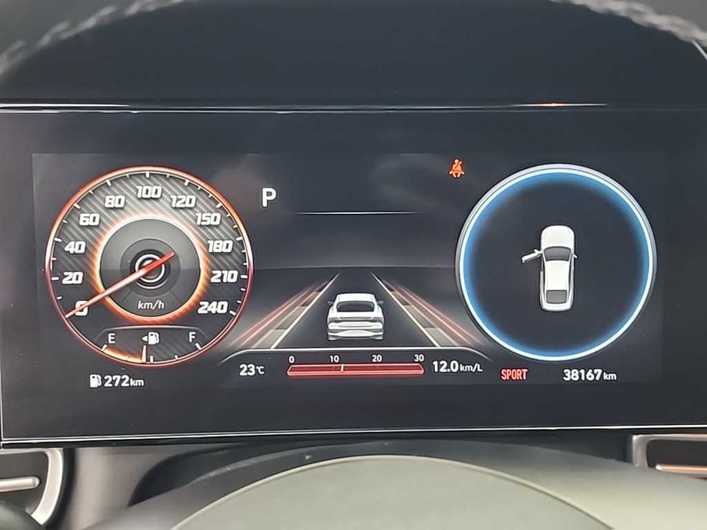 HYUNDAI Avante - Vista 6