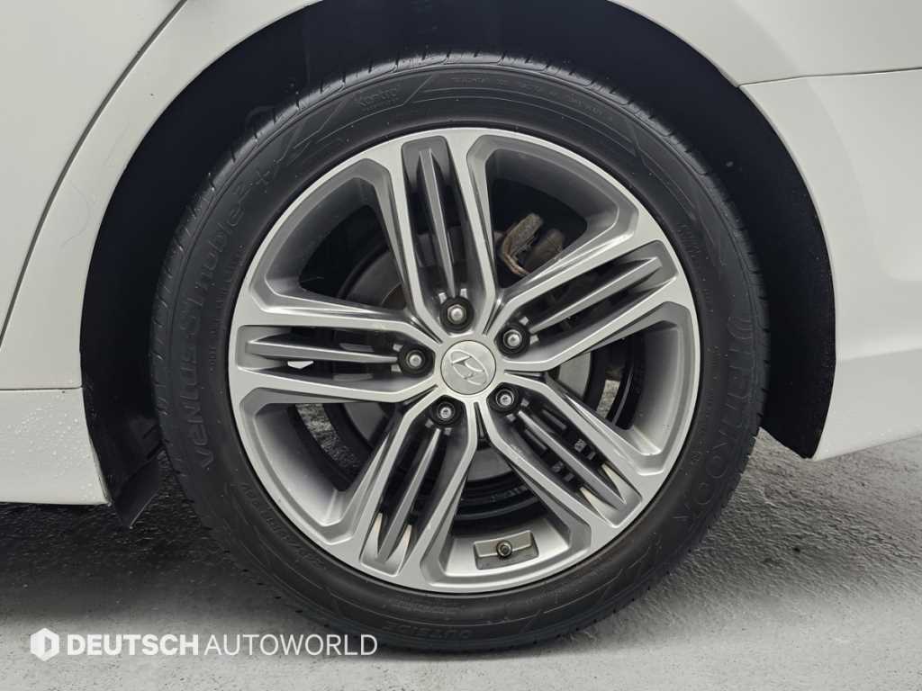 HYUNDAI Grandeur - Vista 5
