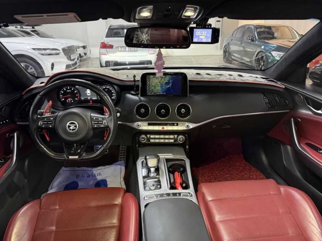 KIA Stinger - Vista 7