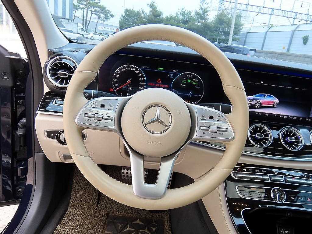 Mercedes Benz CLS Class - Vista 8