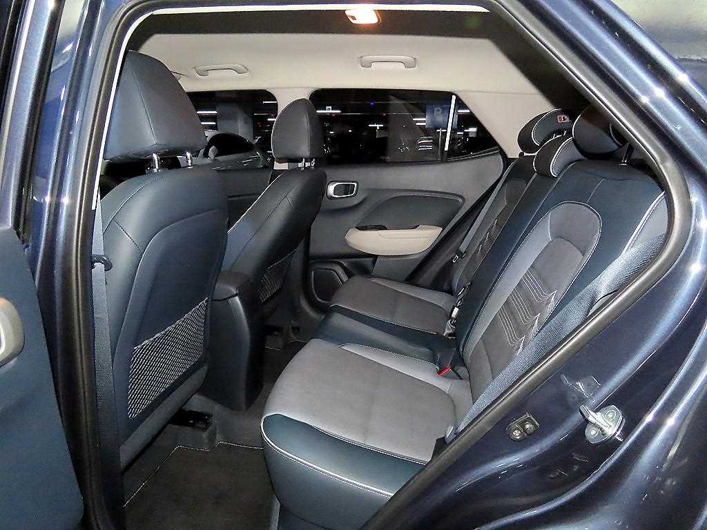 HYUNDAI Venue - Vista 7