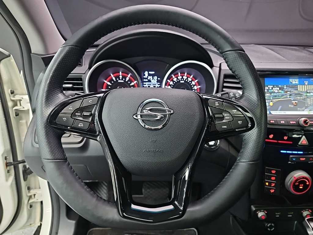 Ssangyong Tivoli - Vista 9