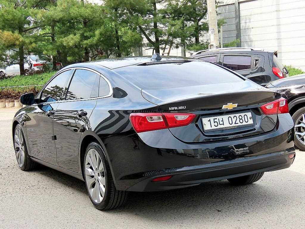 Chevrolet Malibu - Vista 3