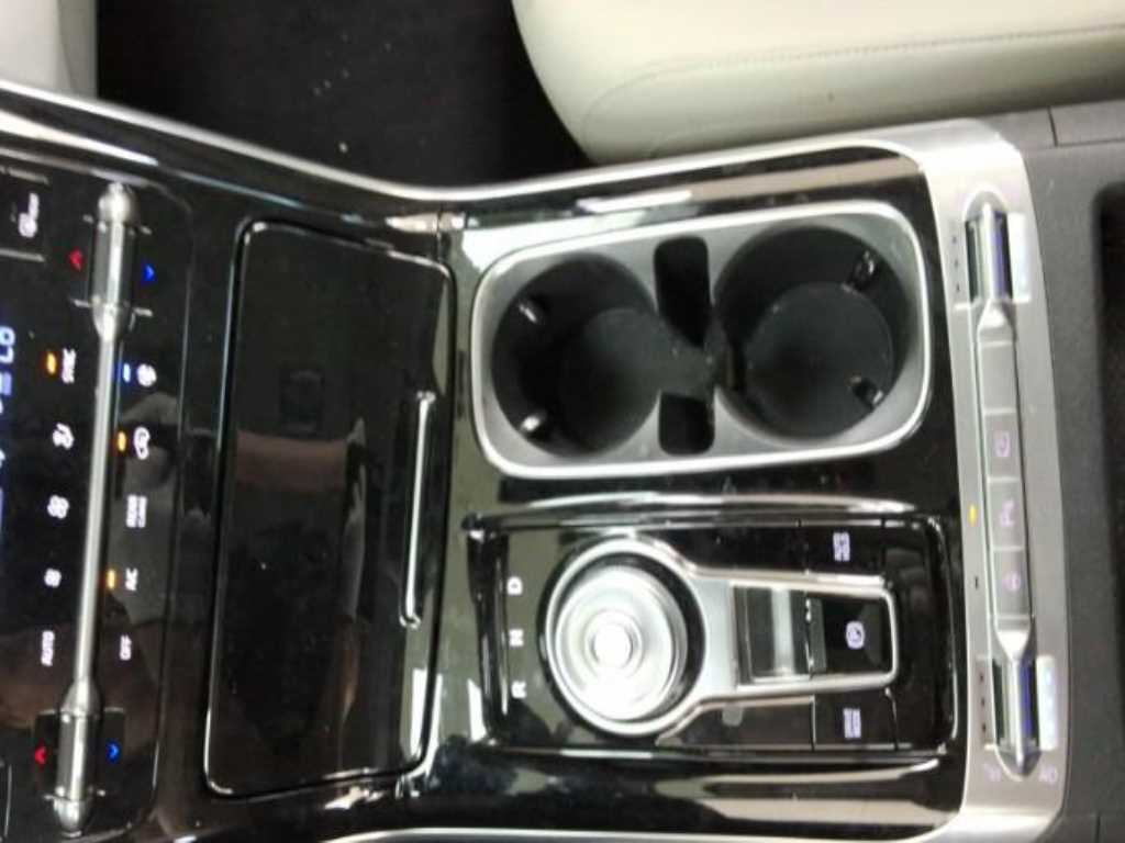 KIA Carnival - Vista 6