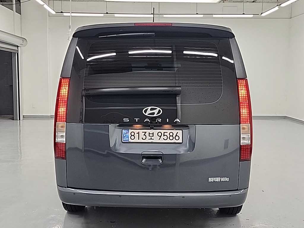 HYUNDAI Staria - Vista 3