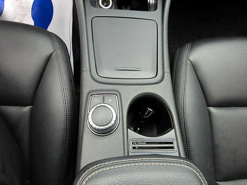 Mercedes Benz CLA Class - Vista 12