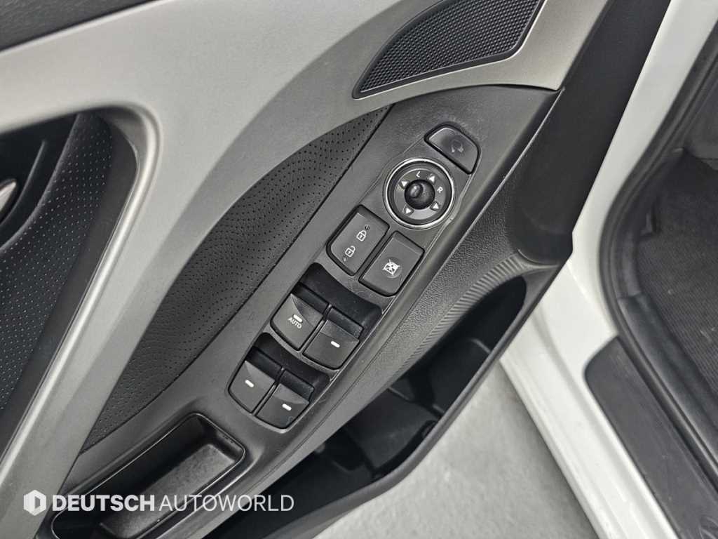 HYUNDAI Avante 2011 Blanco - Importación desde Corea - HF Imports Iquique - Foto 16