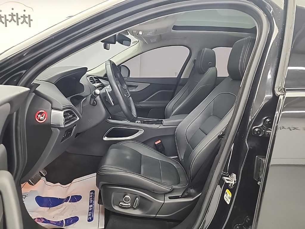 Jaguar F-PACE - Vista 11